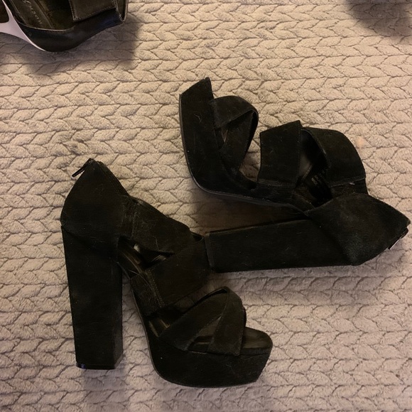 FREE 🎁 WITH BUNDLE Steve Madden - Picture 2 of 5